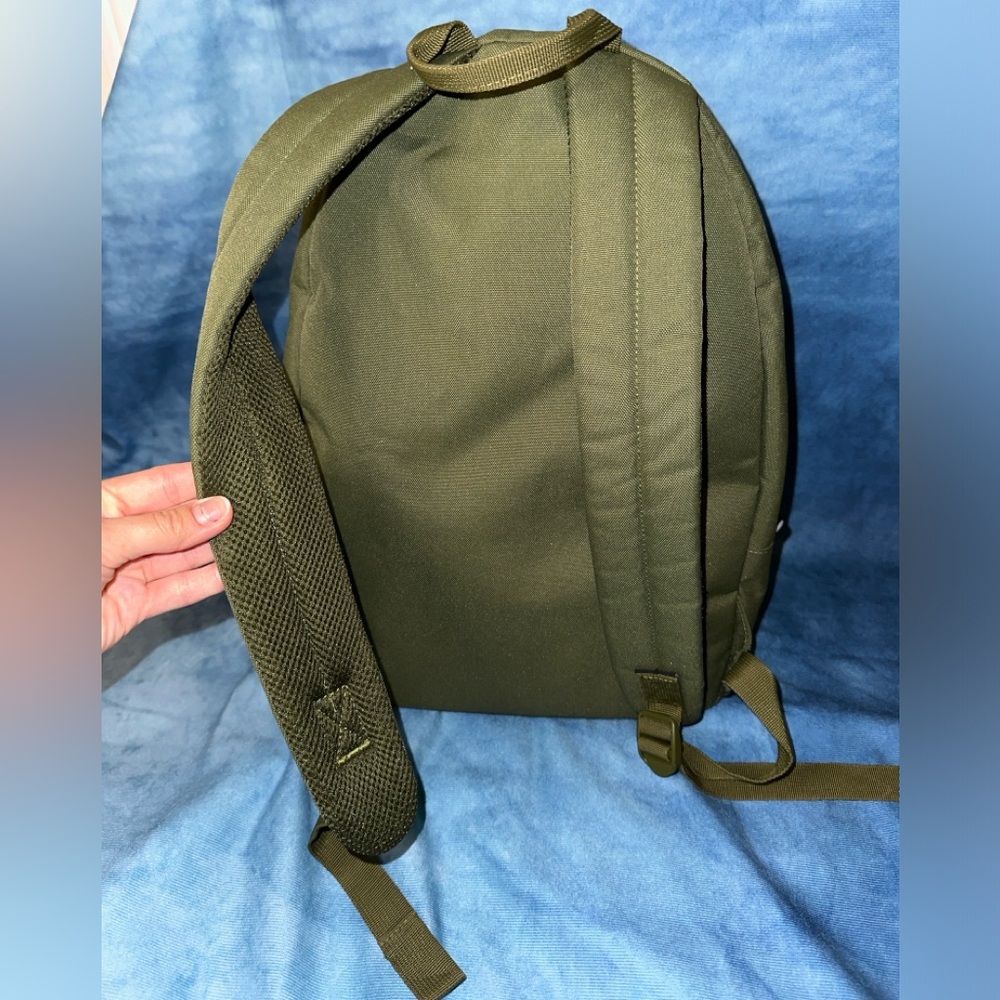 Backpack - Picture 3 of 5